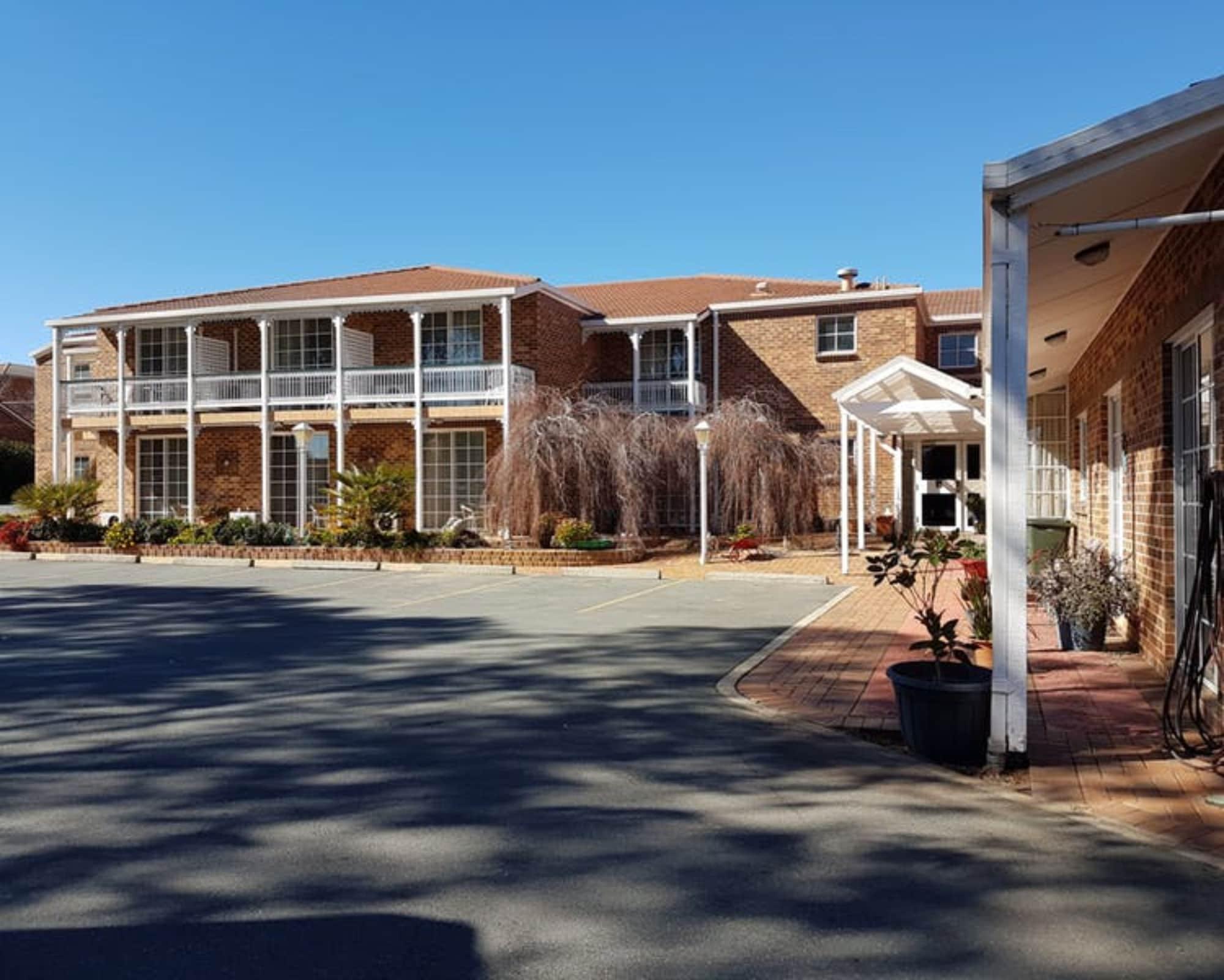 Golden Age Motor Inn Queanbeyan Exterior photo