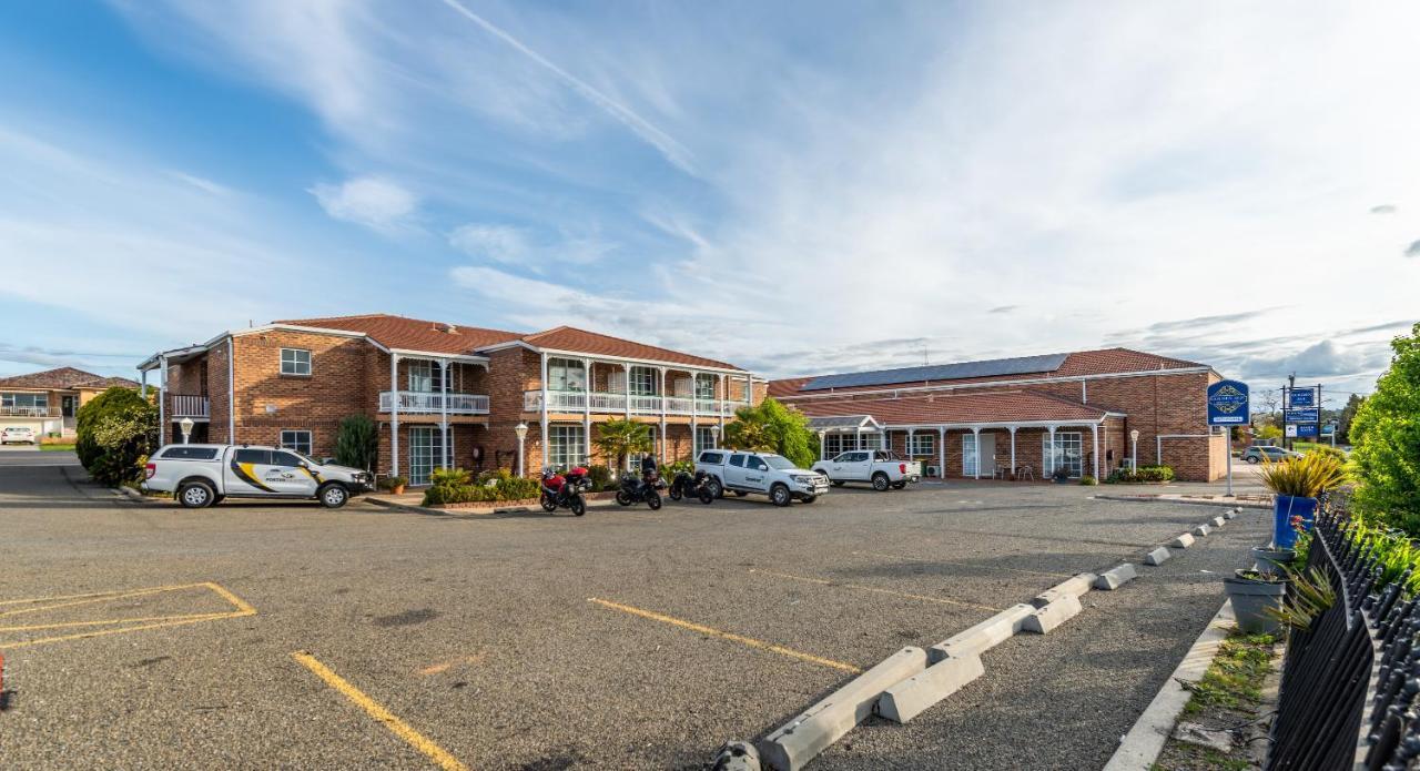 Golden Age Motor Inn Queanbeyan Exterior photo