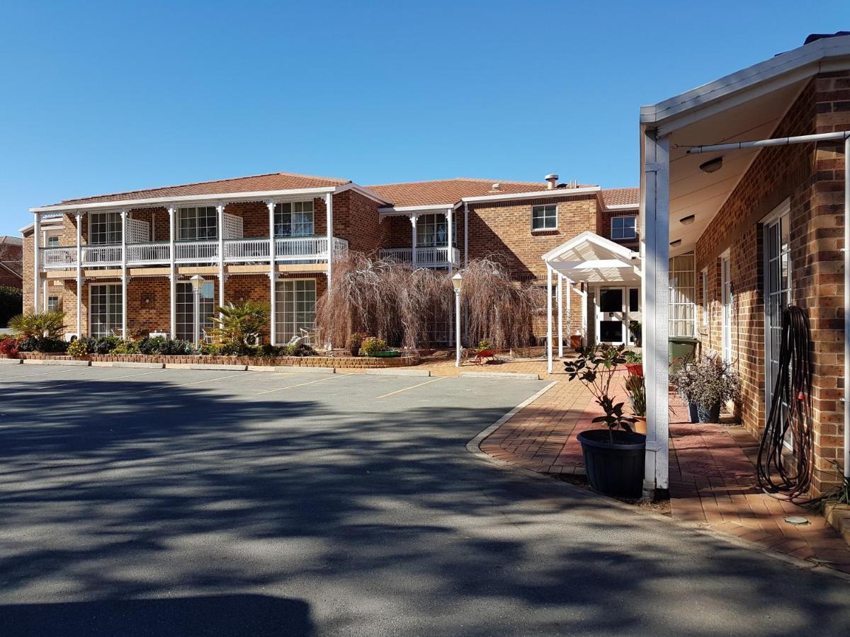 Golden Age Motor Inn Queanbeyan Exterior photo